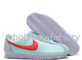 נייקי NIKE נעליים נייקי סניקרס לנשים קלאסי Nike Sneakers Clas רפליקה איכות AAA מחיר כולל משלוח דגם 62