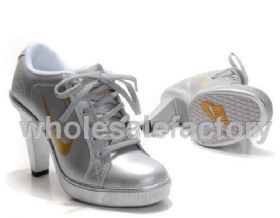 נייקי NIKE נעליים נייקי סניקרס לנשים עקבים Nike Sneakers רפליקה איכות AAA מחיר כולל משלוח דגם 42