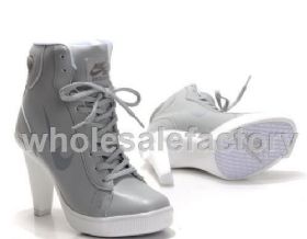 נייקי NIKE נעליים נייקי סניקרס לנשים עקבים Nike Sneakers רפליקה איכות AAA מחיר כולל משלוח דגם 48