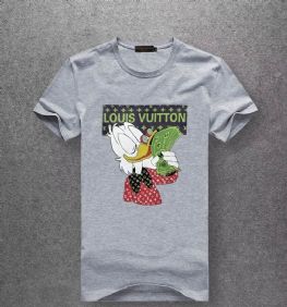 לואי ויטון Louis Vuitton חולצות קצרות טי שירט לגבר רפליקה איכות AAA מחיר כולל משלוח דגם 107