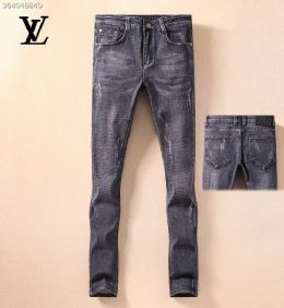 לואי ויטון Louis Vuitton ג'ינסים לגבר רפליקה איכות AAA מחיר כולל משלוח דגם 22