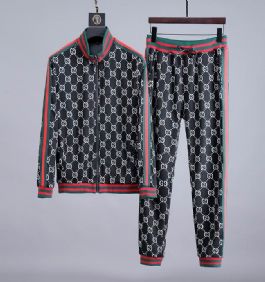 גוצ'י Gucci חליפות טרנינג ארוך לגבר רפליקה איכות AAA מחיר כולל משלוח דגם 111
